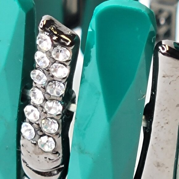 Women's Green Stretch Cuff Bracelet - Picture 5 of 8